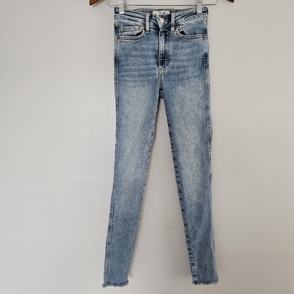 We The Free high rise skinny jeans light wash stretch raw hem size 24 - Picture 2 of 9